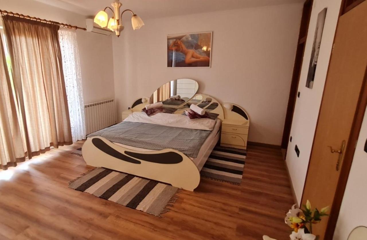 Guest House Casa Mia - Rooms & Apartments Rovinj Exterior photo